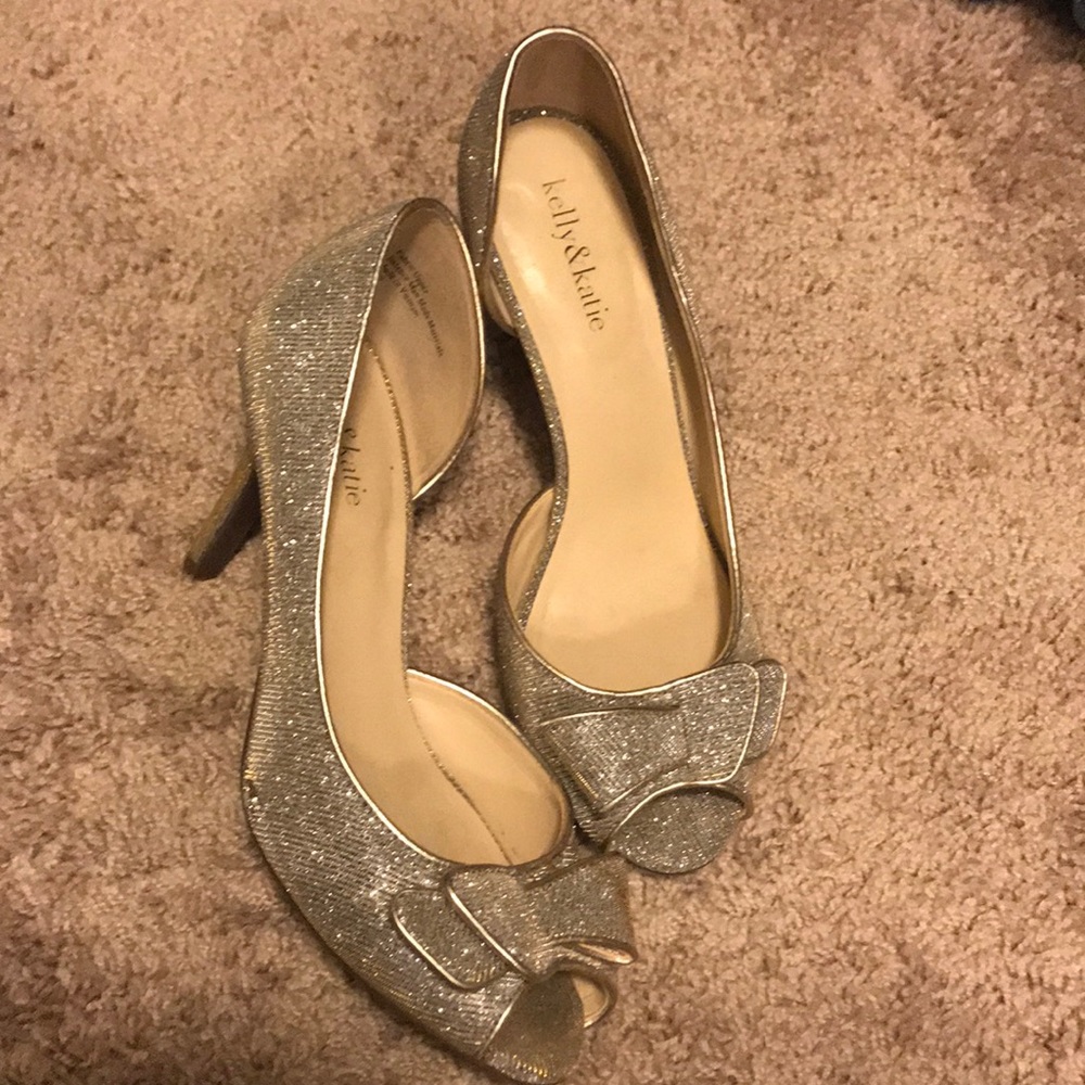 Heels - Picture 3 of 3